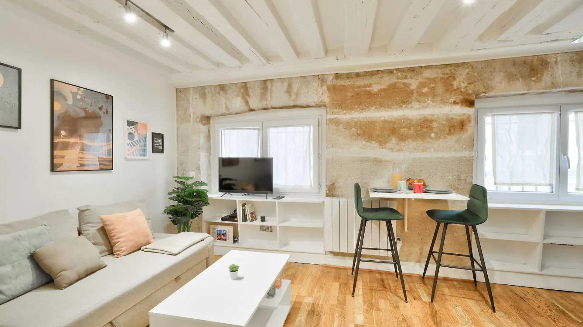 Modern Parisian Retreat Cozy T2 In Paris 02 Apartment 0*,  France