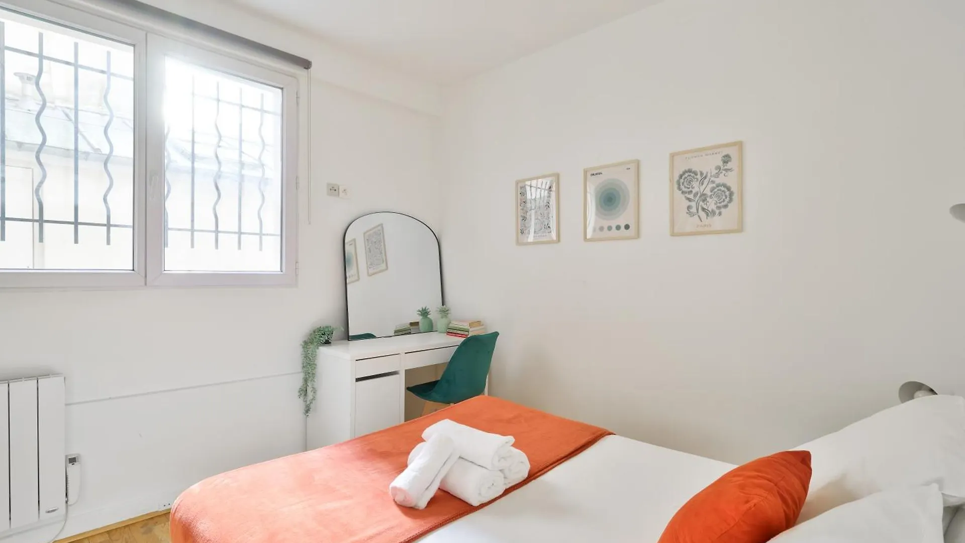 Апартаменты Modern Parisian Retreat Cozy T2 In Paris 02